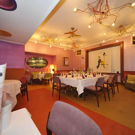 Otel Erlebnis Post - Stadthotel Mit Eigenart