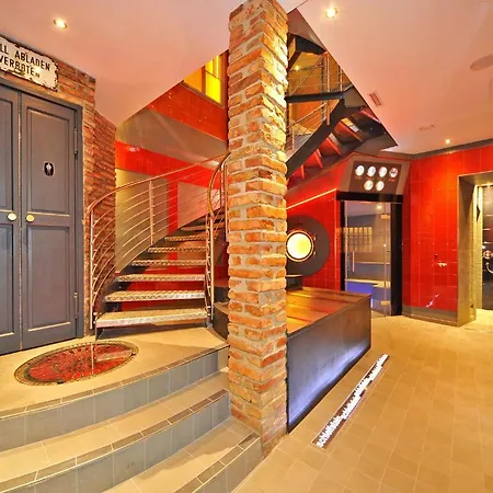 Erlebnis Post - Stadthotel Mit Eigenart Шпитталь-ан-дер-Драу