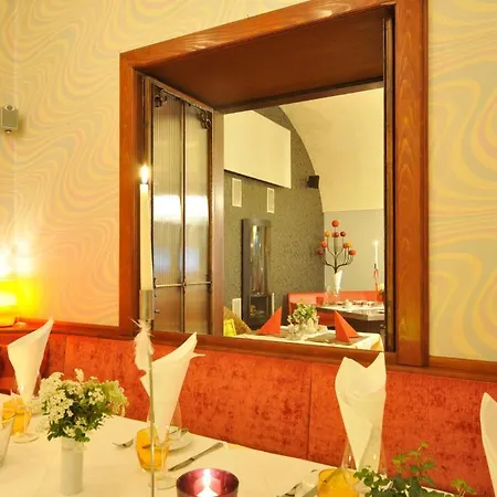 Отель Erlebnis Post - Stadthotel Mit Eigenart 3*